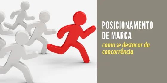 Posicionamento de marca e liderança no mercado Imagem sobre posicionamento de marca, com figura vermelha à frente de outras figuras brancas em movimento.